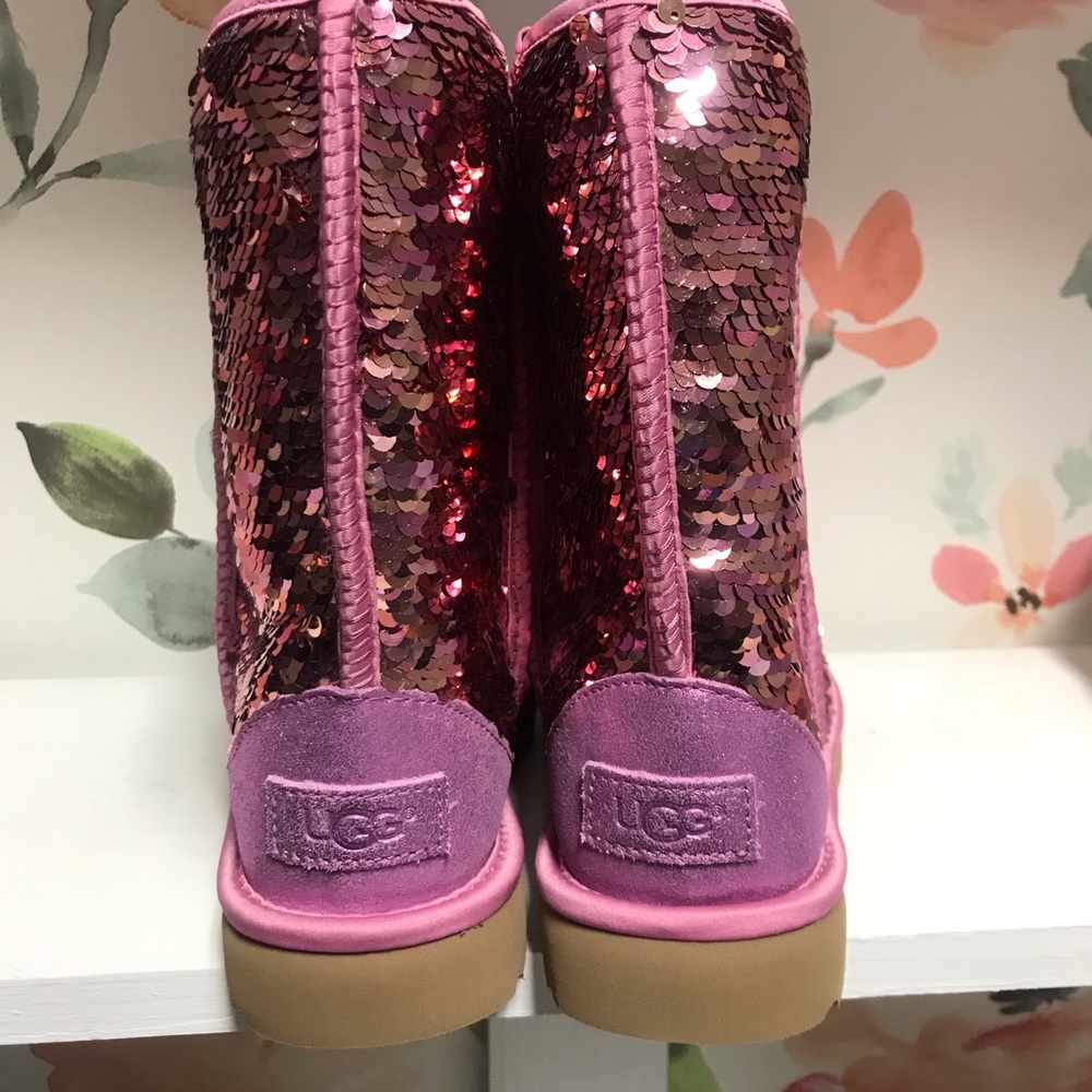 UGG Classic Short Boot in Pink - Picture 4 of 5